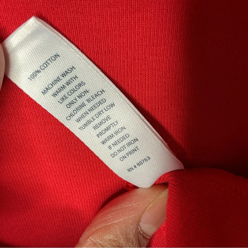 < VS Tee Shop Red V-Neck Women's Top > - Picture 4 of 5